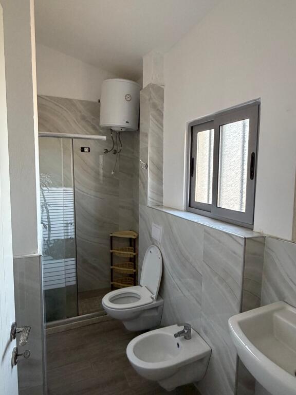 🏡 Shiten 4 super apartamente në zonën e Malit të Robit 🌊