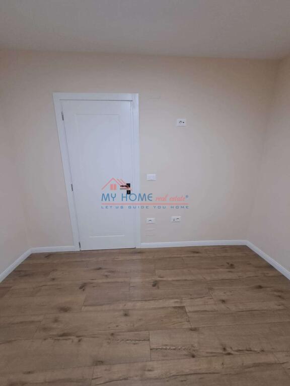 Zyre me qera Qender Tirane