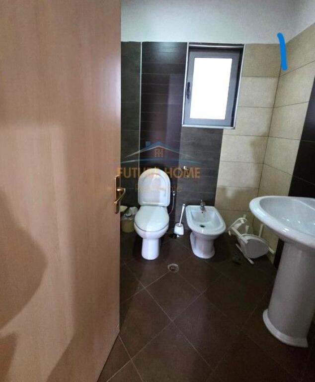 Shitet, Apartament 2+1, Rruga Jordan Misja, Tirane.