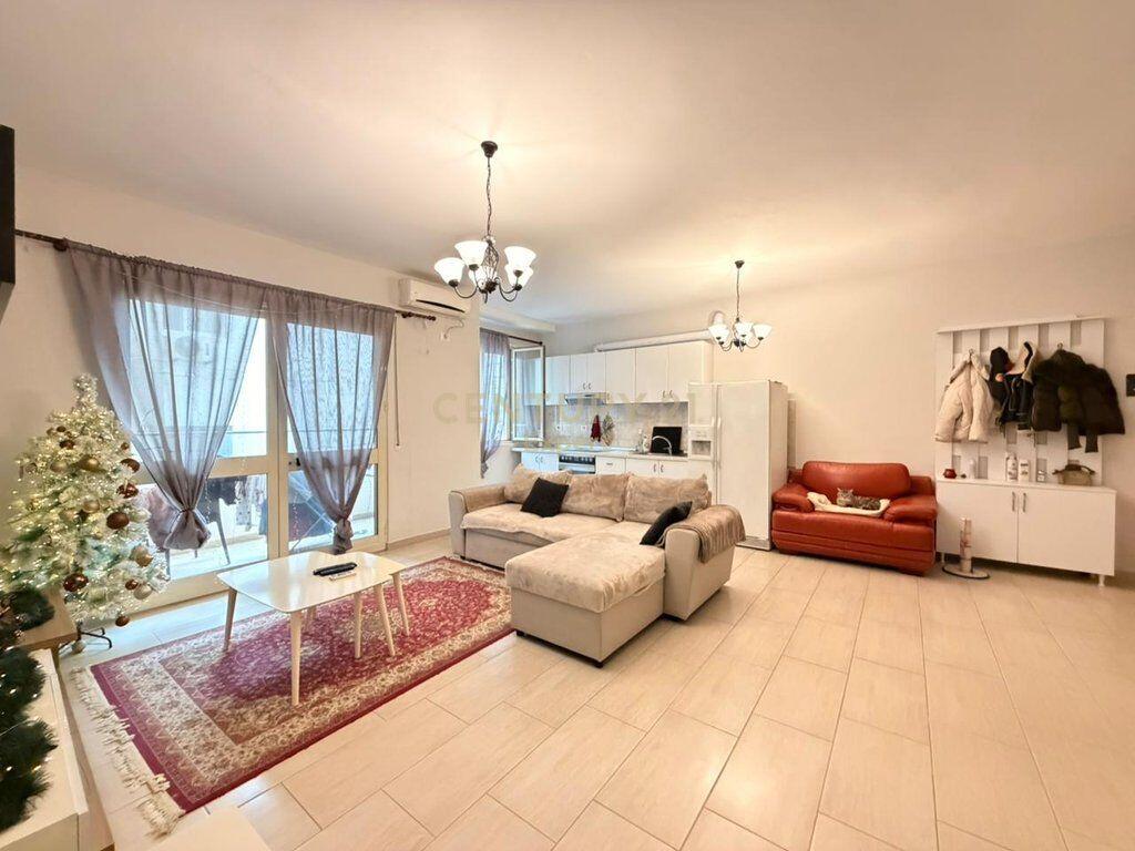 Shitet Apartament 1+1 Prane Portit Lagjia nr. 3, Durres