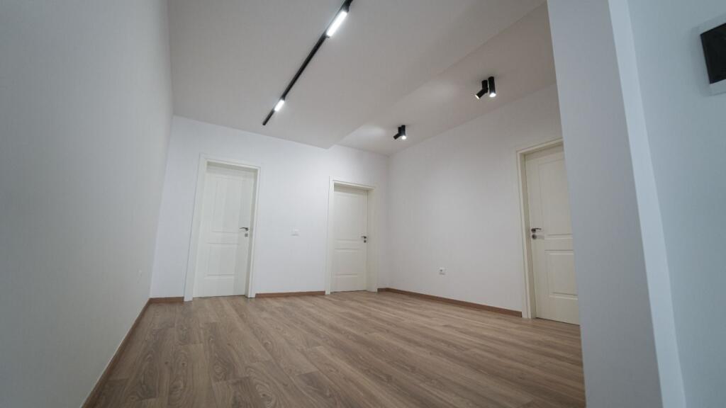 Jepet me Qera Ambjent Biznesi lagja 2 ne Durres