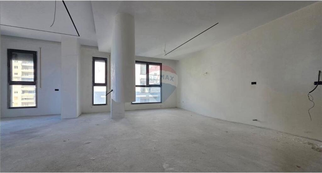 Apartament 2+1+2 + Garazh për Shitje – Tek Shkolla e Marinës, Vlorë