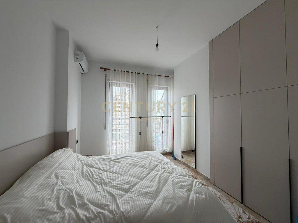 Tek Pazari i ri japim me qira apartament 2+1!