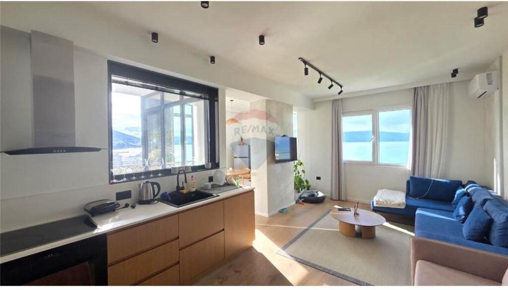 2 Apartments – For Sale – Lungomare, Vlorë