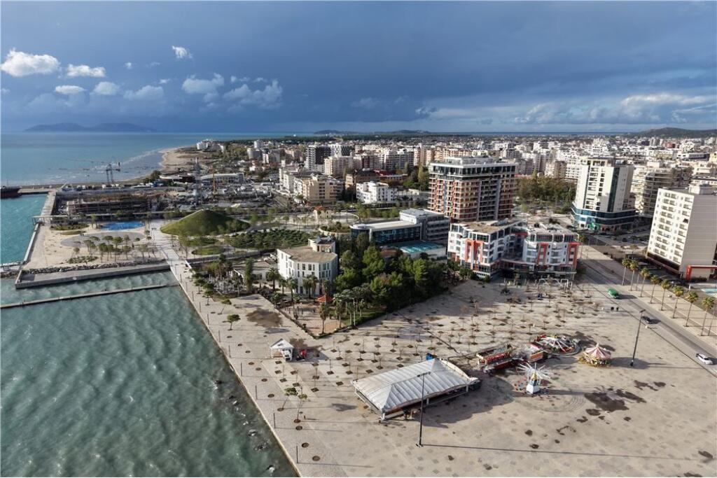 Opportunity Apartment 2+1+2 for sale in Lungomare