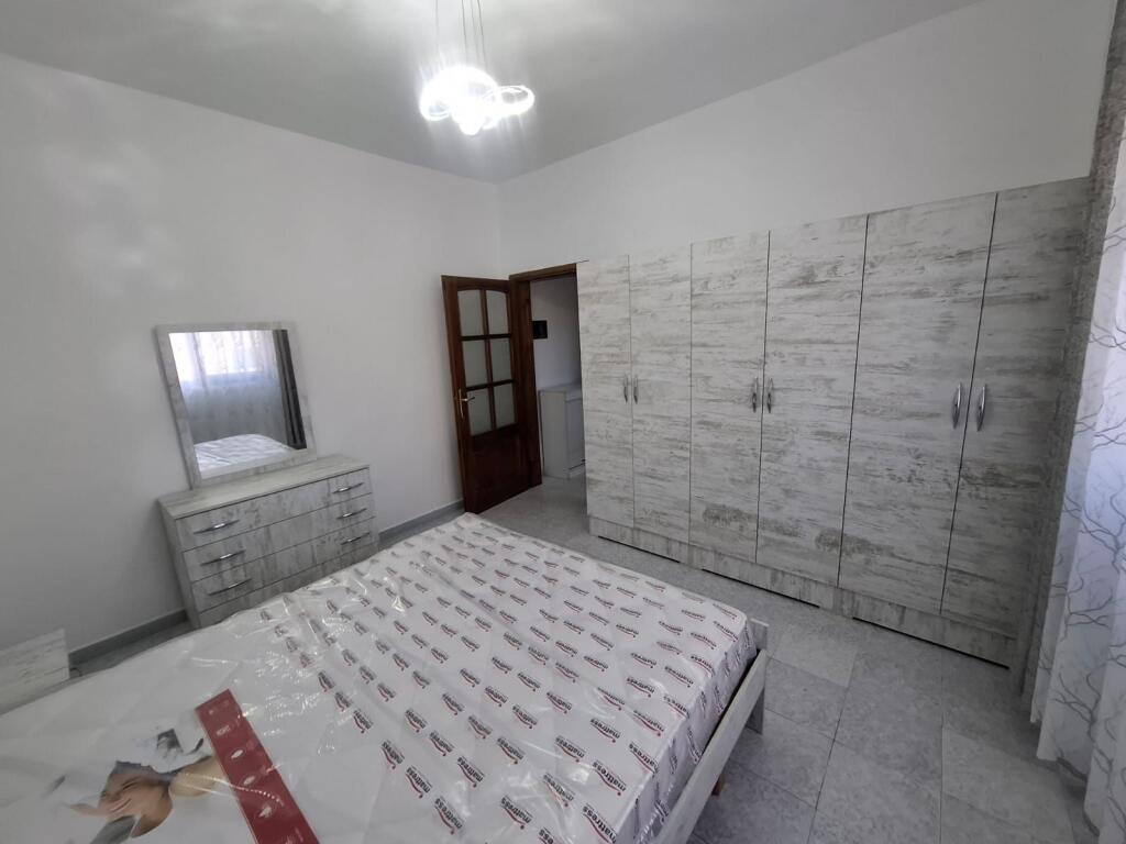 Jepet apartament me qera 1+1