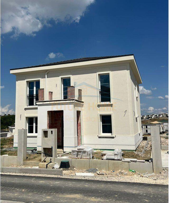 Shitet, Vile 3 Kateshe, Rolling Hill, pranë Liqenit të Farkës