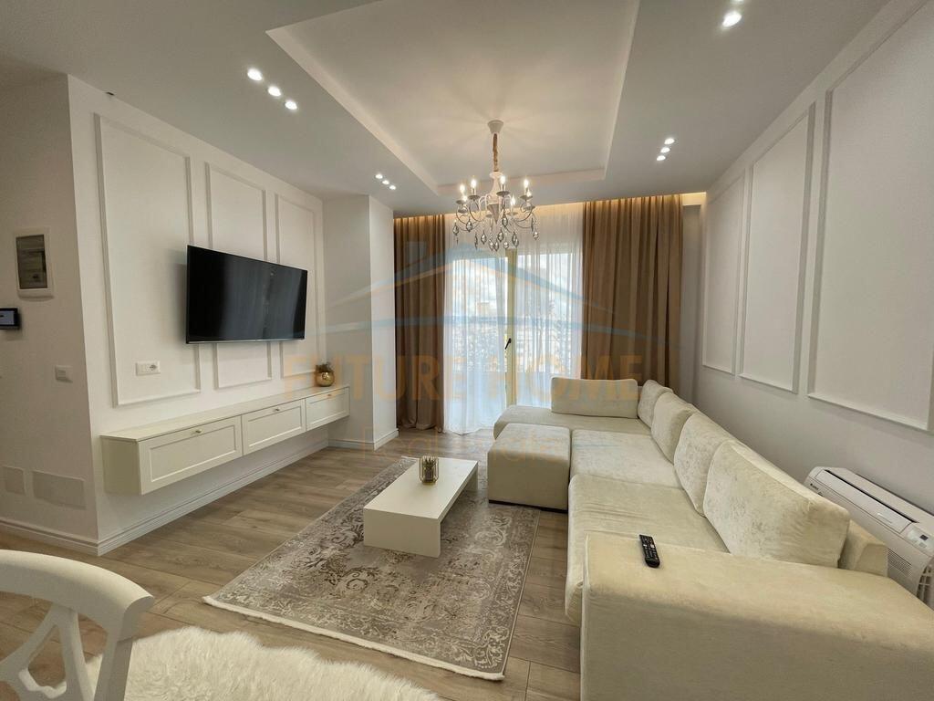 Affitto, Appartamento 2+1+Posto auto, vicino Air Albania, Tirana.