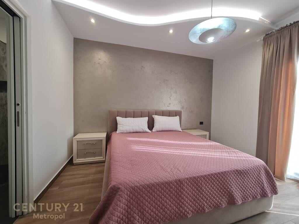 APARTAMENT PER QIRA 2+1+2 me post parkimi PRANE TEG-LUNDER!
