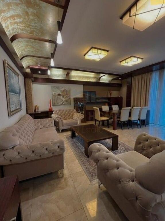 Affitto, Appartamento 3+1+2, Vicino al Centro, Tirana