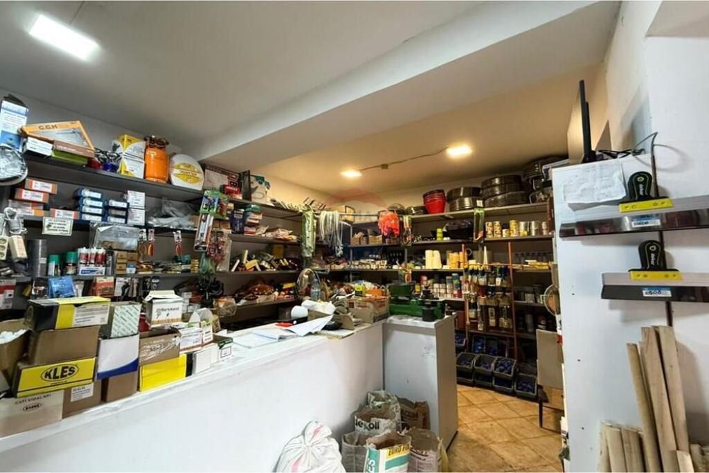 Jepet me qera Dyqan ne Kinostudio - Rruga Aleksander Moisiu