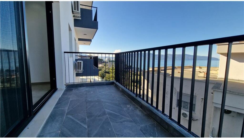 Super Occasion Apartment 2+1 for sale in Vlore