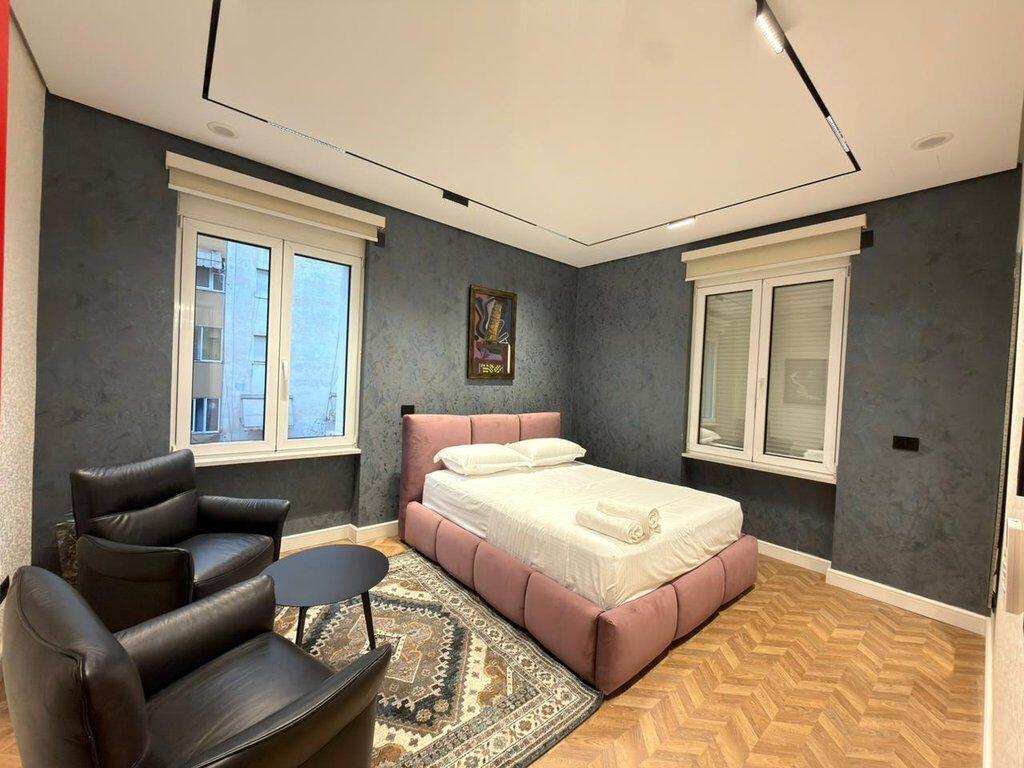 Apartament modern 1+1 me kuzhinë të veçuar te Shallvaret