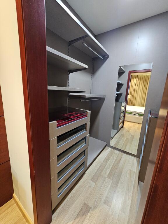 JEPET ME QERA 2+1+POST PARKIMI (AMBASADOR 3)