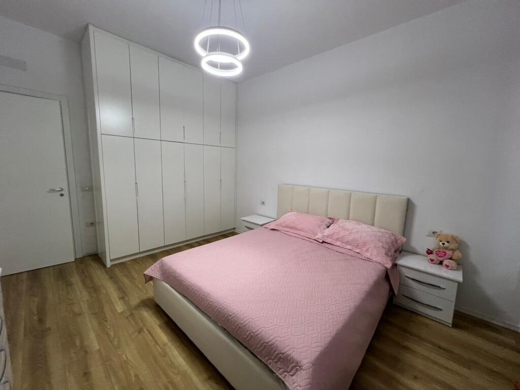 🏠 Jepet me Qira Apartament 1+1 – 📍 Ish Fusha e Aviacionit💰 60,000 lekë / muaj