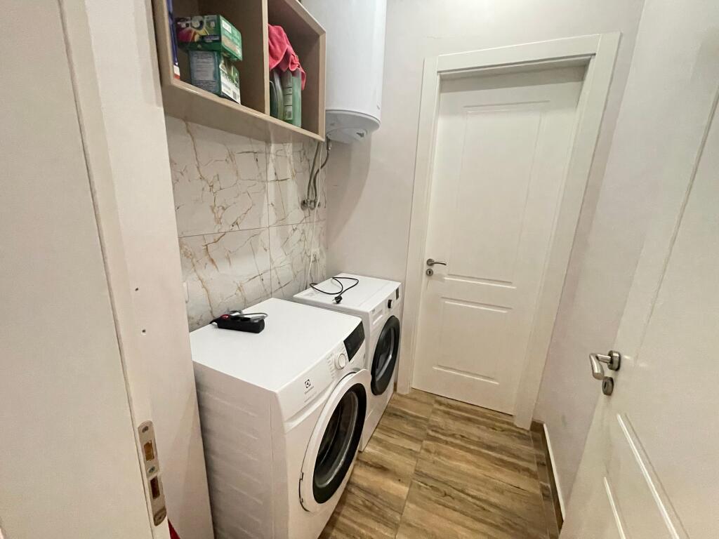 Shes 3+1 liqeni i Tiranes kopshti Zoologjik pamje ballore