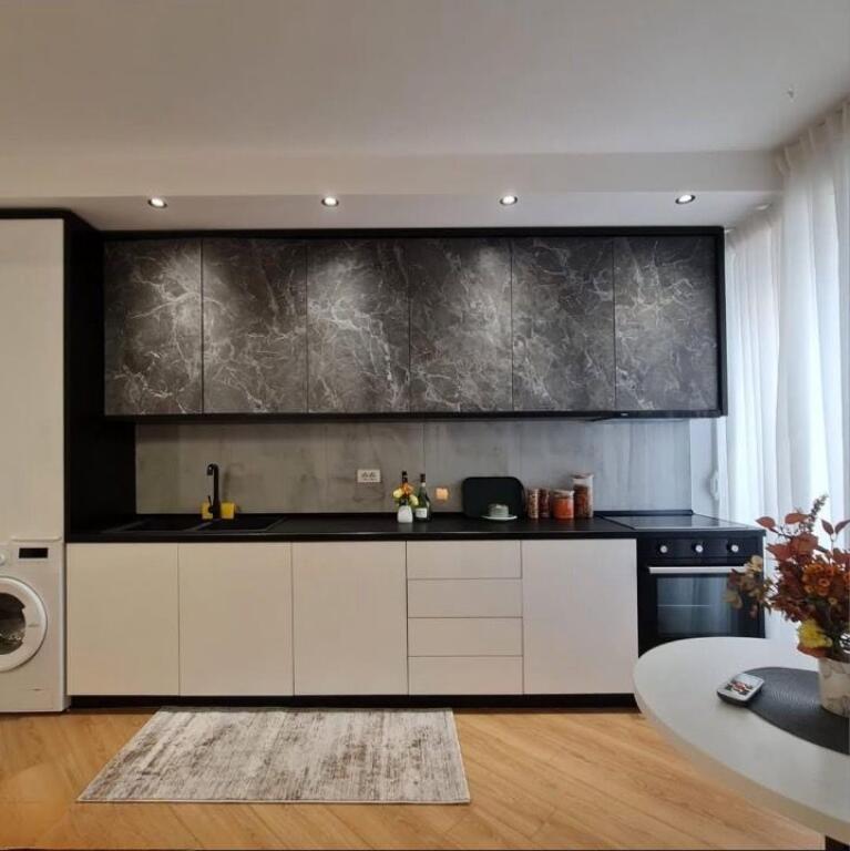 🏢 Studio/Garsoniere 35m² in Vendita – Komuna e Parisit