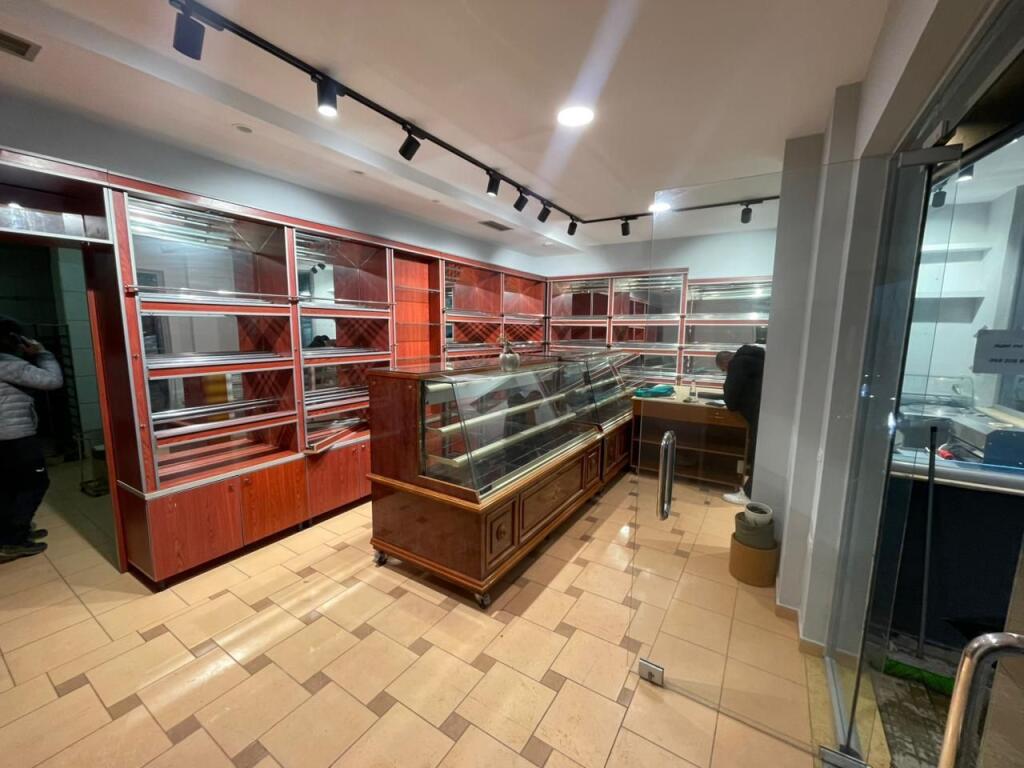 Ambiente commerciale in affitto – Zoo