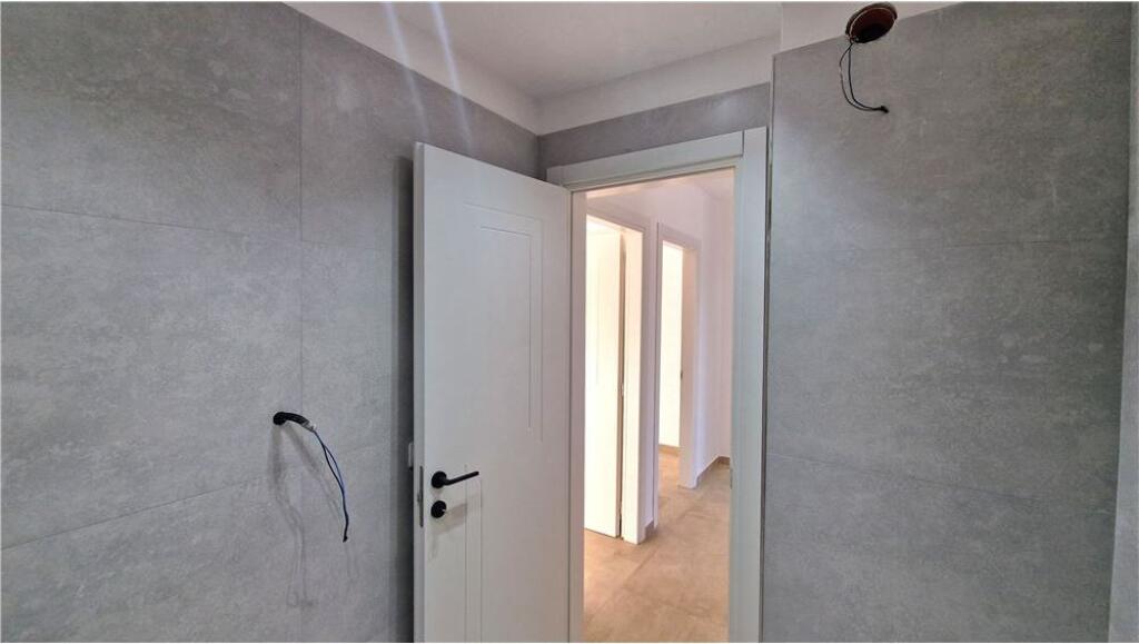 Super Occasion Apartment 2+1 for sale in Vlore