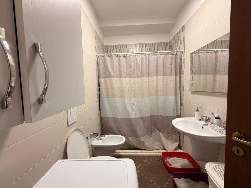 Shitet Apartament 1+1 Prane Portit Lagjia nr. 3, Durres