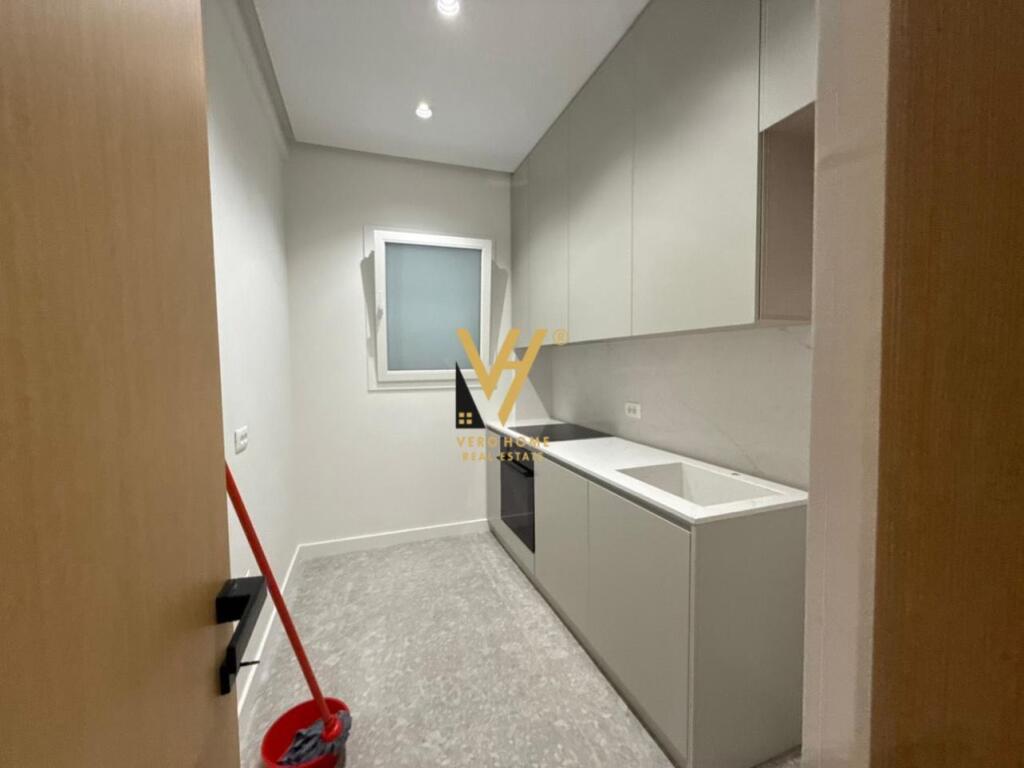 BUSINESS BUILDING FOR RENT ON ELBASAN STREET 9,000 EURO