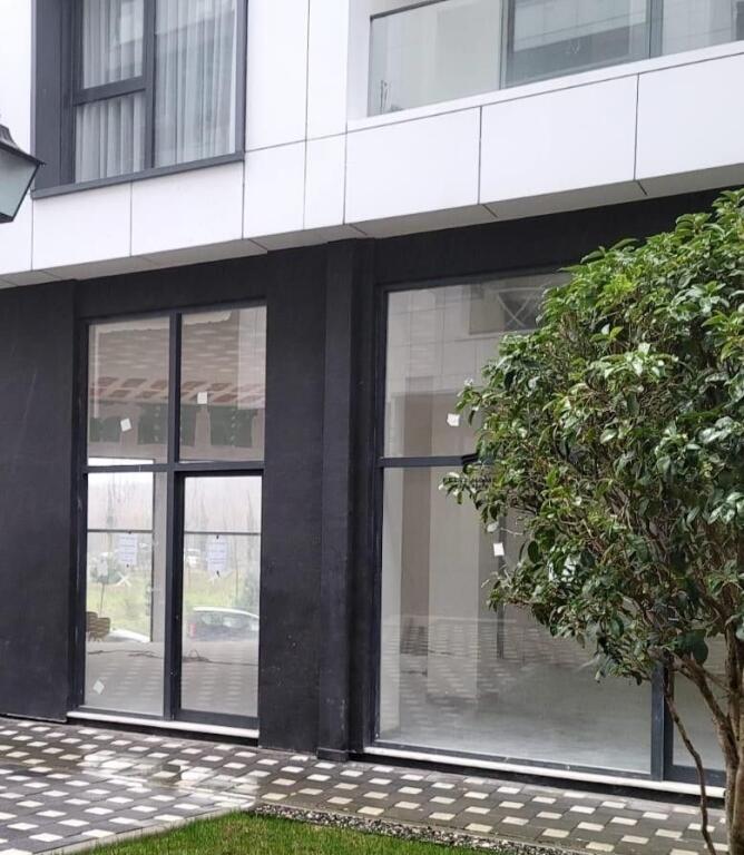 SHOP FOR RENT 138.45 M2 TEG 2800 EURO