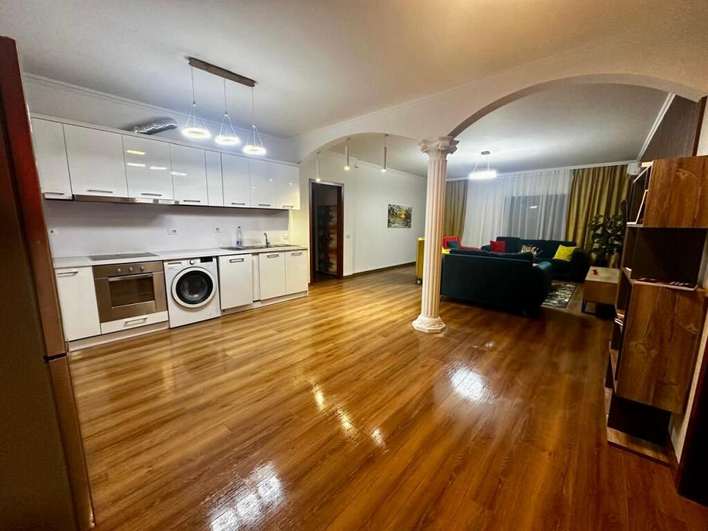 📣 QERA Apartament 2+1 📍 Rruga e "Kavajes", Prane Kishes Katolike ✨