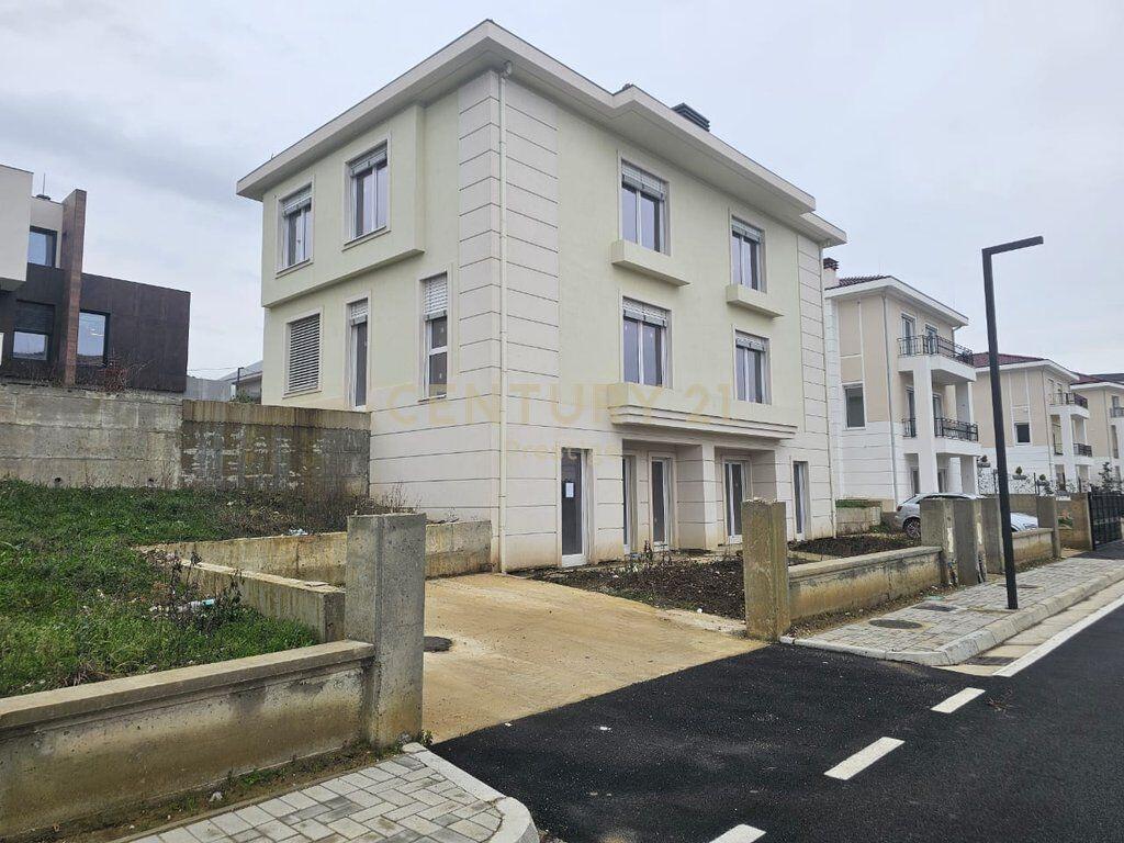 VILE 5+1+5 PER SHITJE TEK "COLLINA VERDE"!