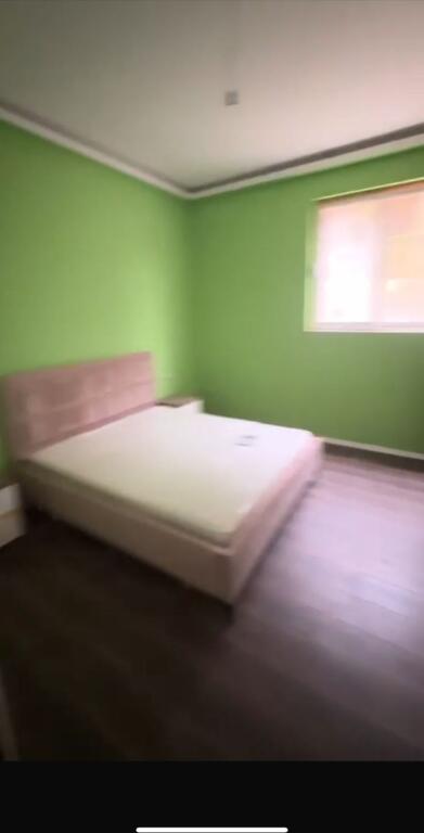 Shitet Apartament 1+1, Fresk