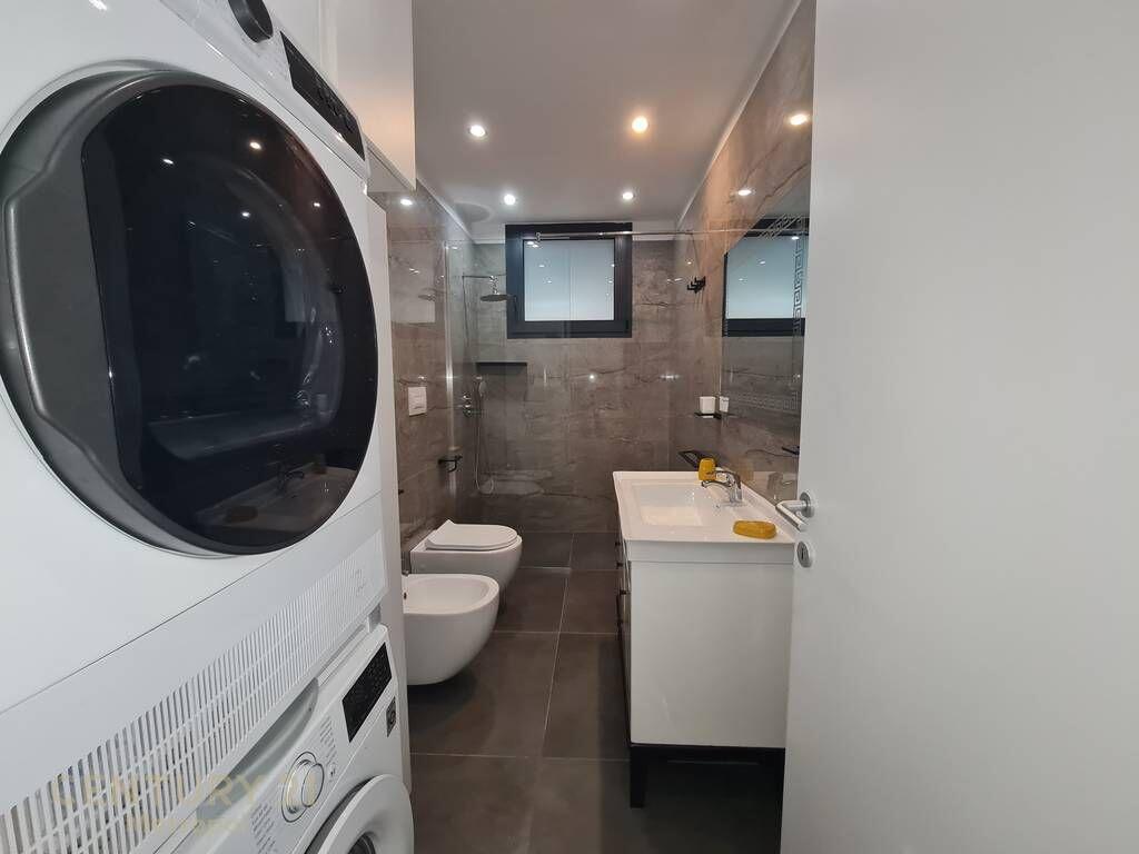 APARTAMENT PER QIRA 2+1+2 me post parkimi PRANE TEG-LUNDER!
