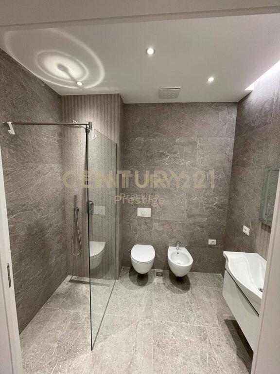 Apartament Premium 2+1+2 me Qira – Rruga e Elbasanit, Tiranë