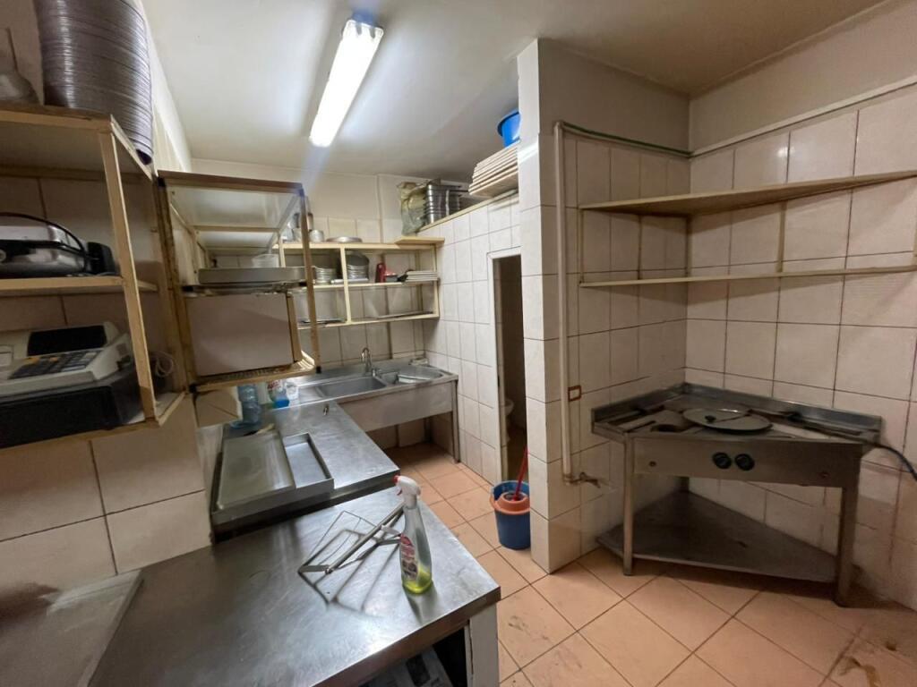 Ambiente commerciale in affitto – Zoo