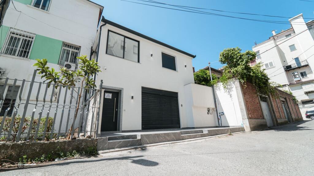 Jepet me Qera Ambjent Biznesi lagja 2 ne Durres