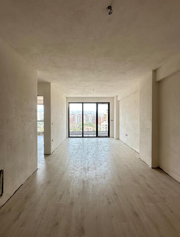 Appartamento 2+1, Ex campo di aviazione GRT