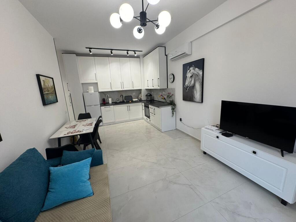 🏠 Jepet me qera apartament 1+1+ 🅿️ 📍 Adresa: Fresk Oxa💰 Çmimi: 45,000 lek ne muaj