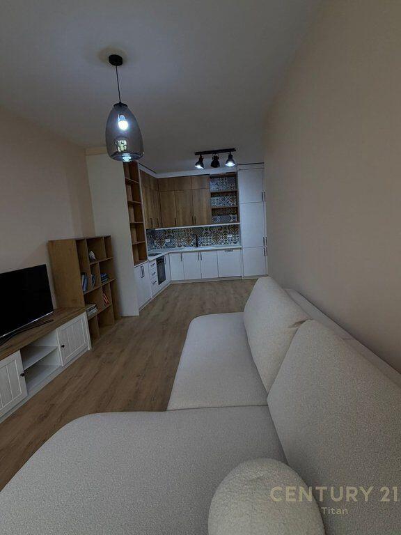 2+1 Apartment for Rent near Bulevardi Te Ri!