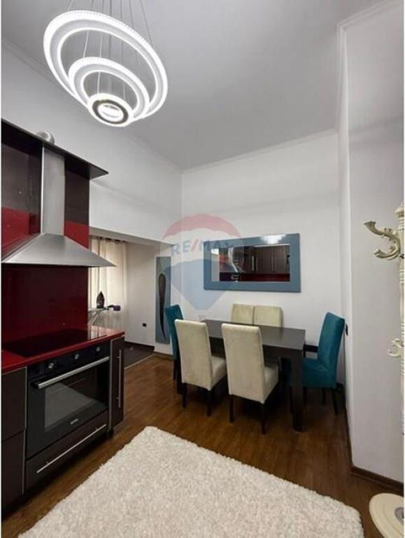 Apartament 2+1+2 me qira tek Rruga e Barrikadave