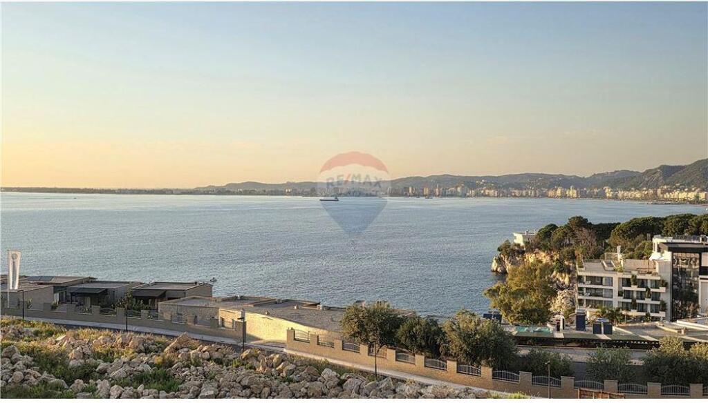 Premium Apartament 2+1+2 me pamje nga deti ne shitje mbi Marina Bay