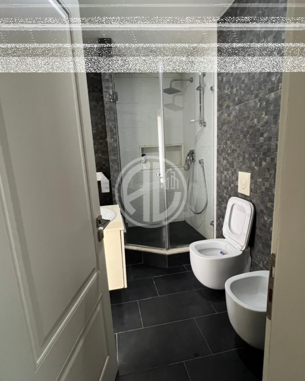 Papafingo 2+1+2 për Qira – prane Stadiumit, Durrës