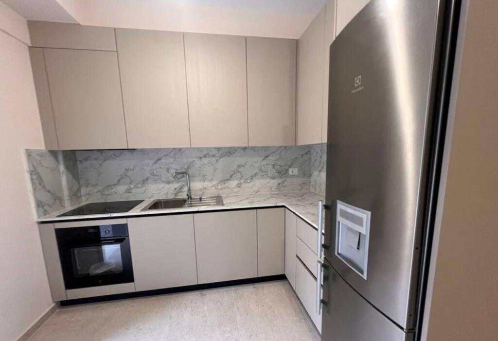 🌆 In Affitto – Piano Villa 1+1 nel Comune di Parigi con Balcone