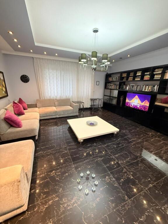 Apartament 3+1+2 me qera ne Bllok