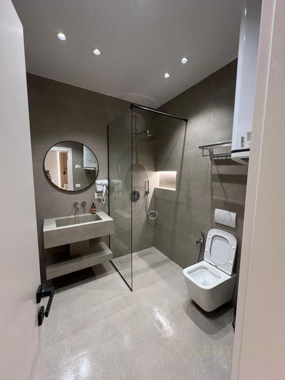 Jepen me qira 2 garsoniere ne Qender