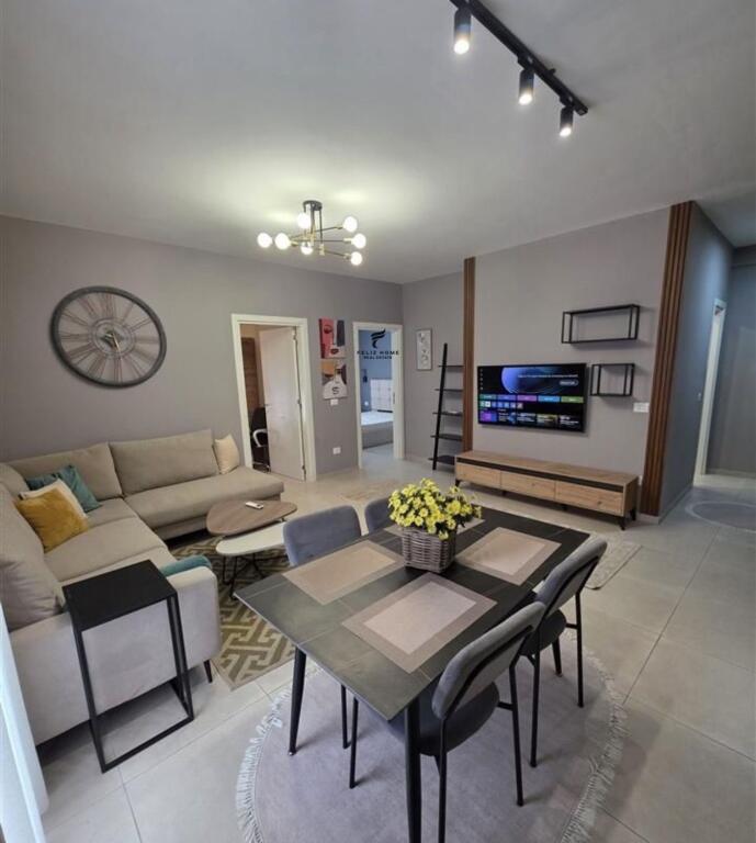 APARTAMENT ME QERA 2+1 KOPSHTI BOTANIK 90.000 LEKE