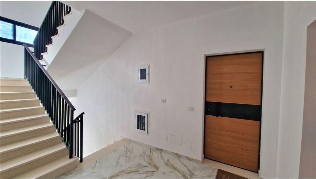 Super Occasion Apartment 2+1 for sale in Vlore