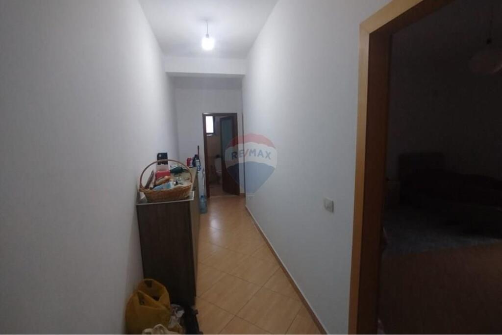 Apartament - Për Qira 2+1  Kompleksi Kontakt, Tiranë