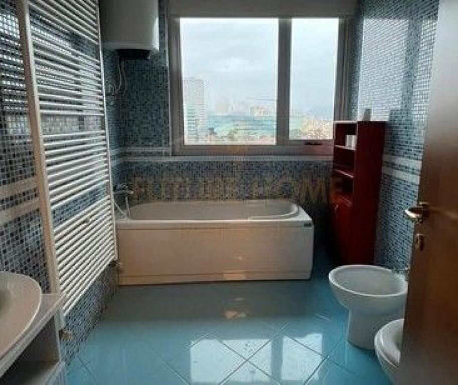 Affitto, Appartamento 3+1+2, Vicino al centro, Tirana