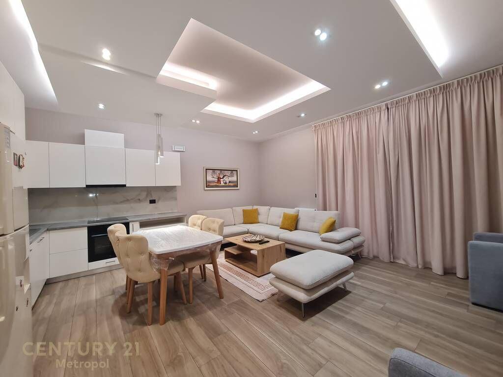 APARTAMENT PER QIRA 2+1+2 me post parkimi PRANE TEG-LUNDER!
