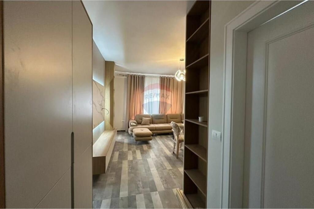 ZOGU I ZI, APARTAMENT 1+1 + POST PARKIMI - QIRA