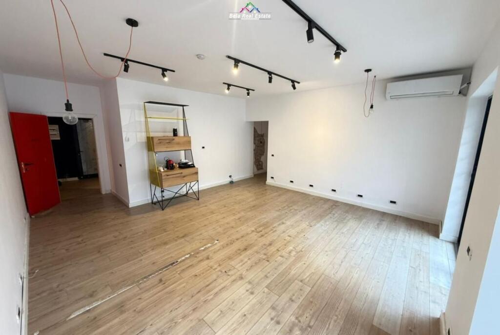 Zyre Me Qera Tek Rruga e Durresit (ID BZ289) Tirane