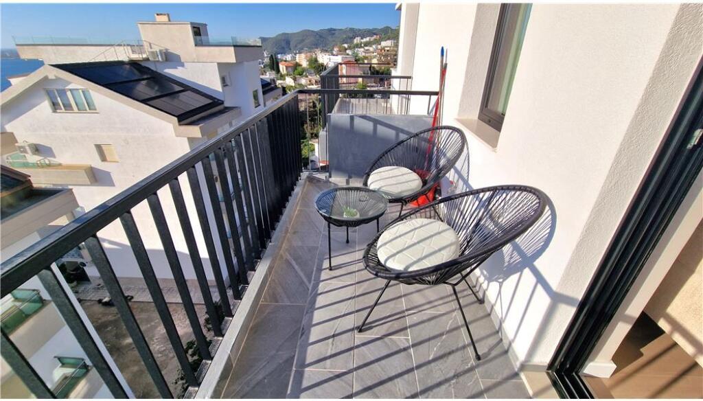 Luxury Apartment 3+2+3 for Sale with Sea View in Ujë të Ftohtë, Vlorë